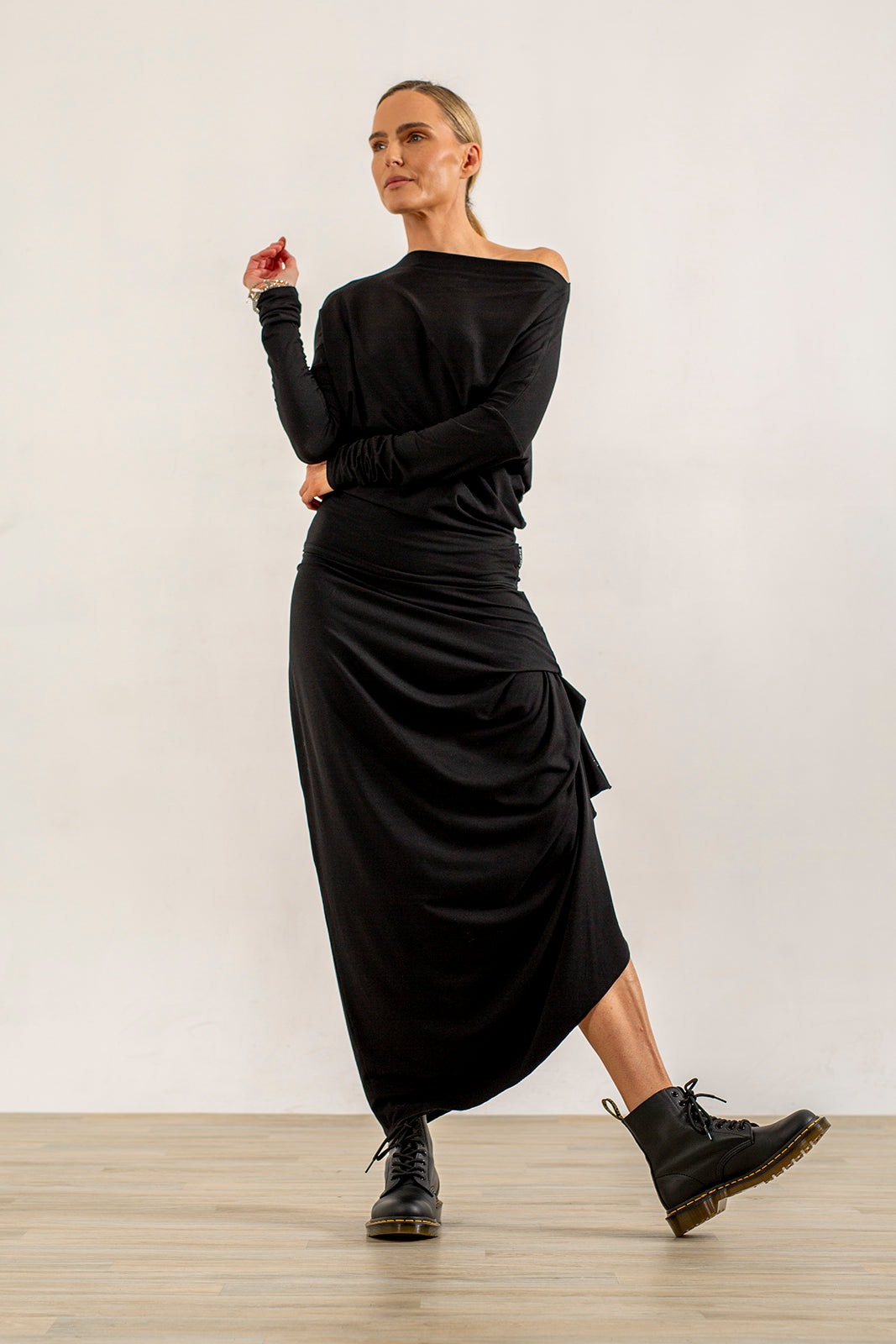 Harper Asymetrical Skirt (black)