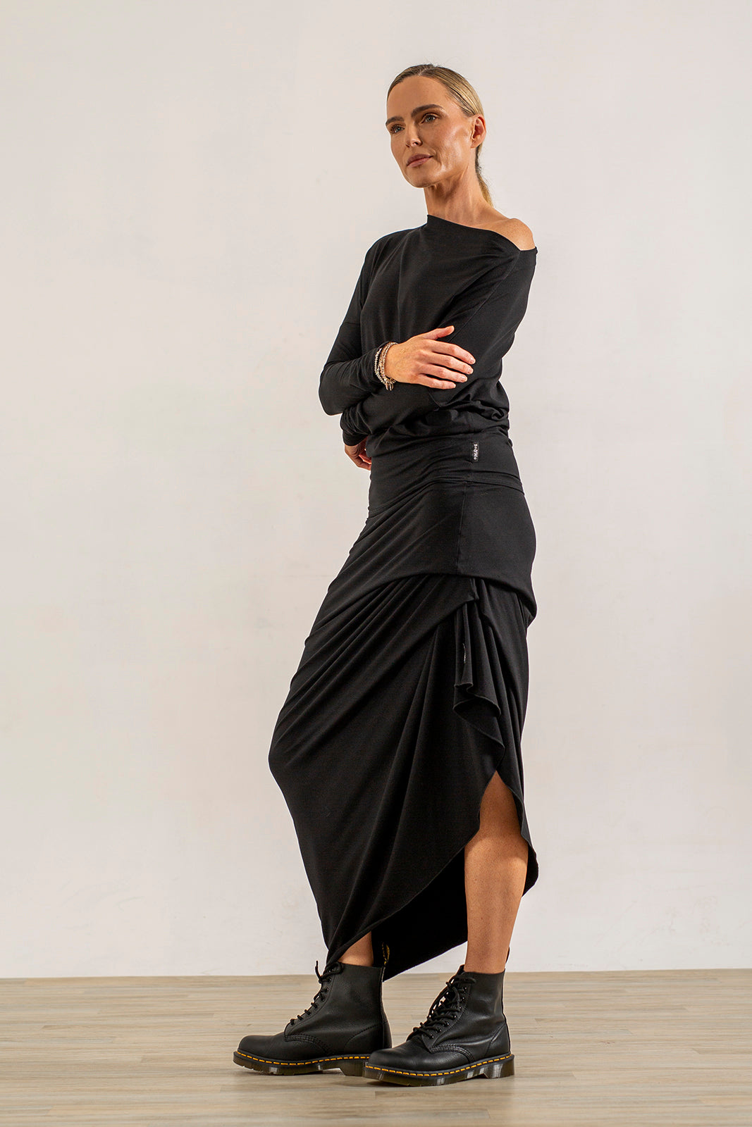 Harper Asymetrical Skirt (black)