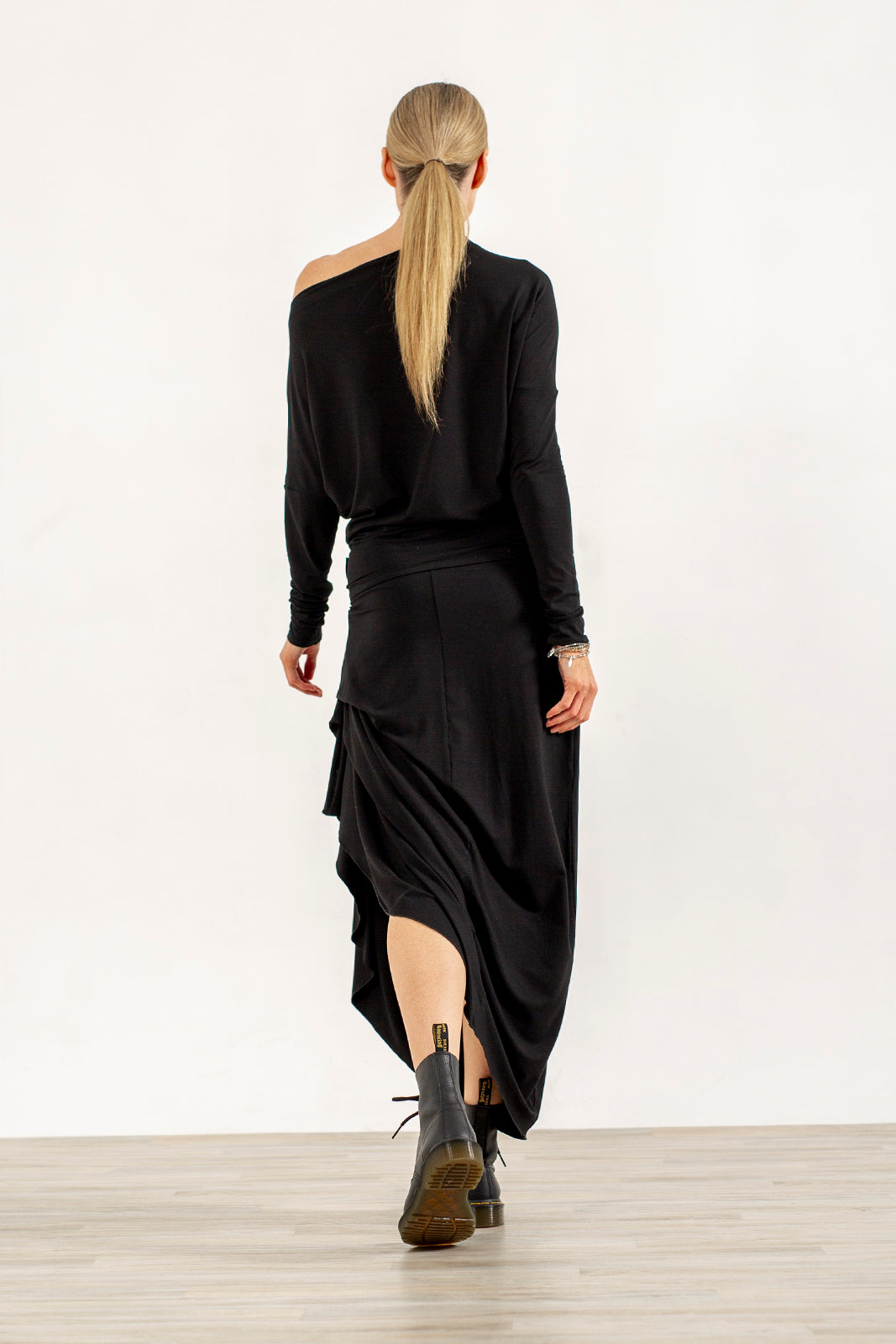 Harper Asymetrical Skirt (black)