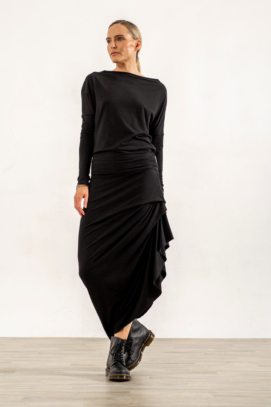 Harper Asymetrical Skirt (black)