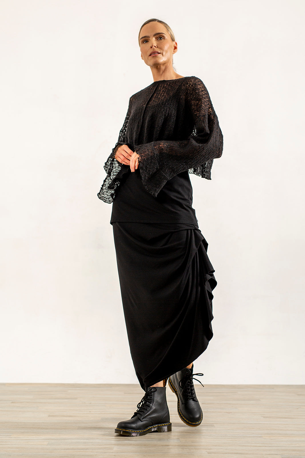 Alina crop jumper ( black)