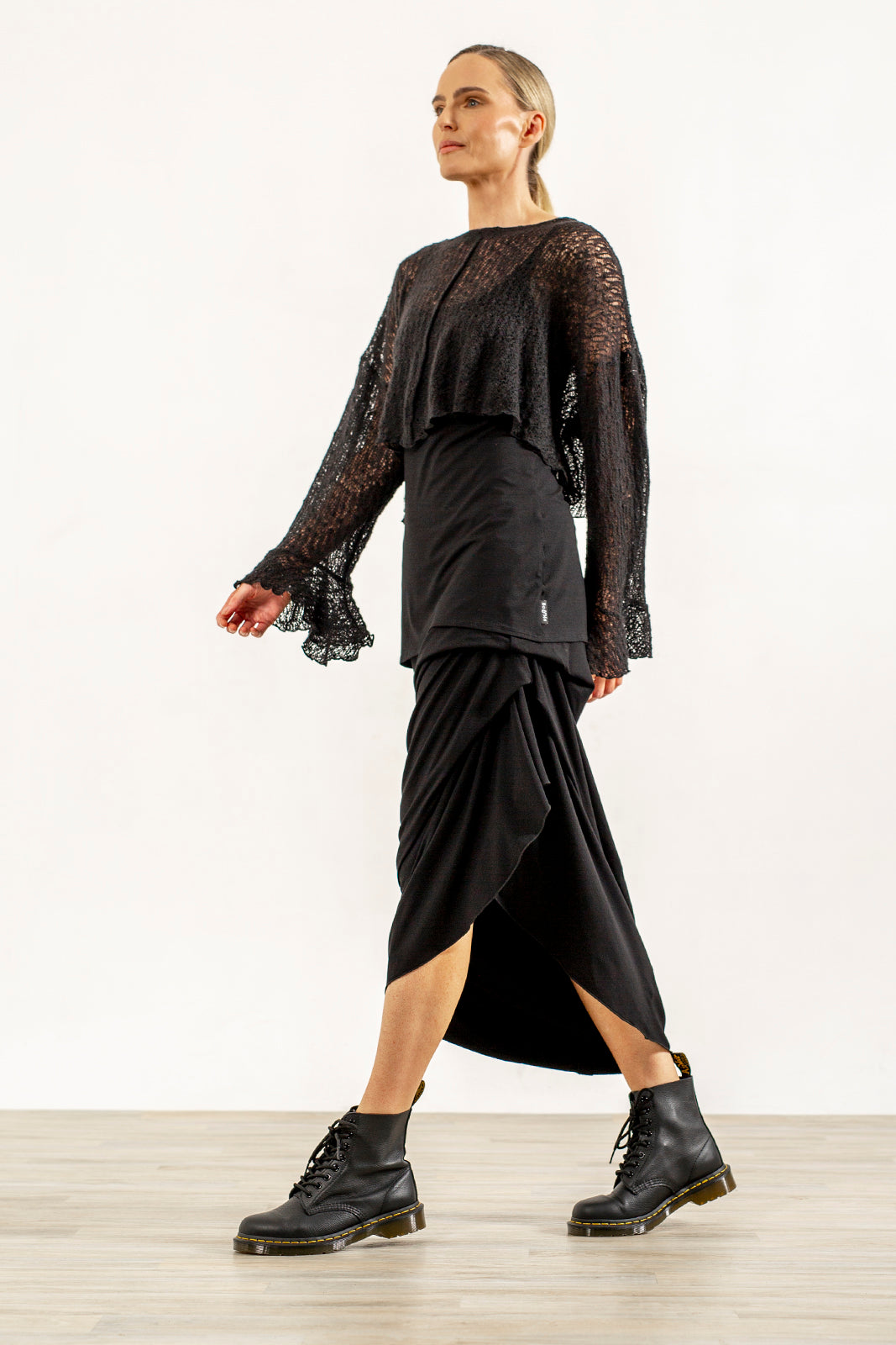 Alina crop jumper ( black)