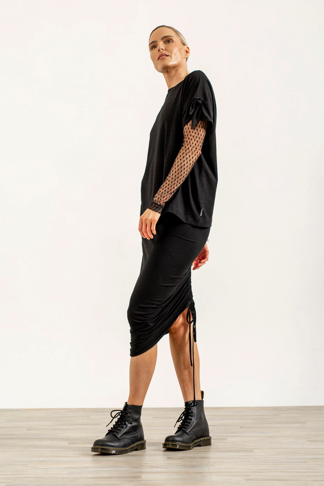 Kanchan Oversize Tee (black)