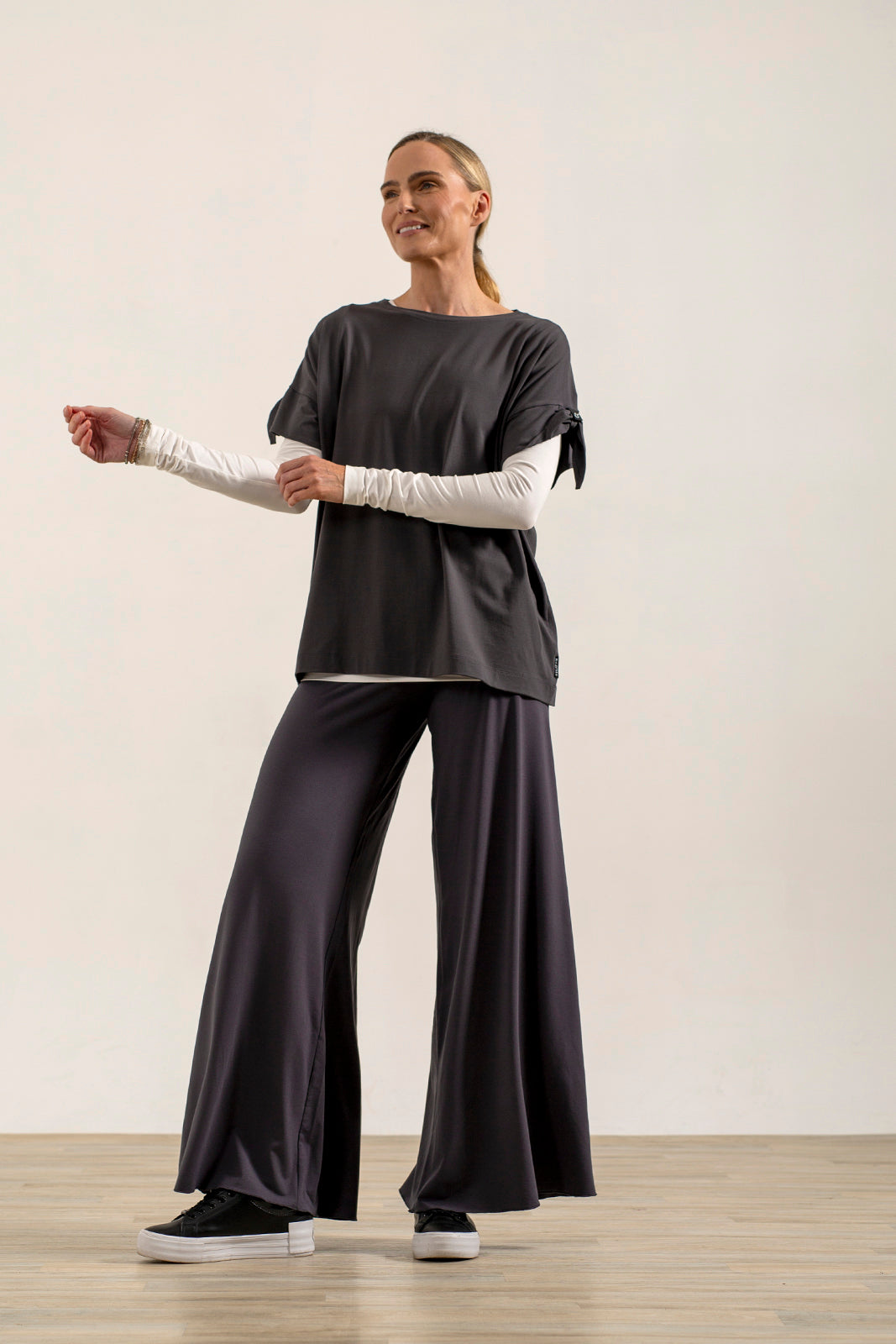 Kanchan Oversize Tee (Lead)