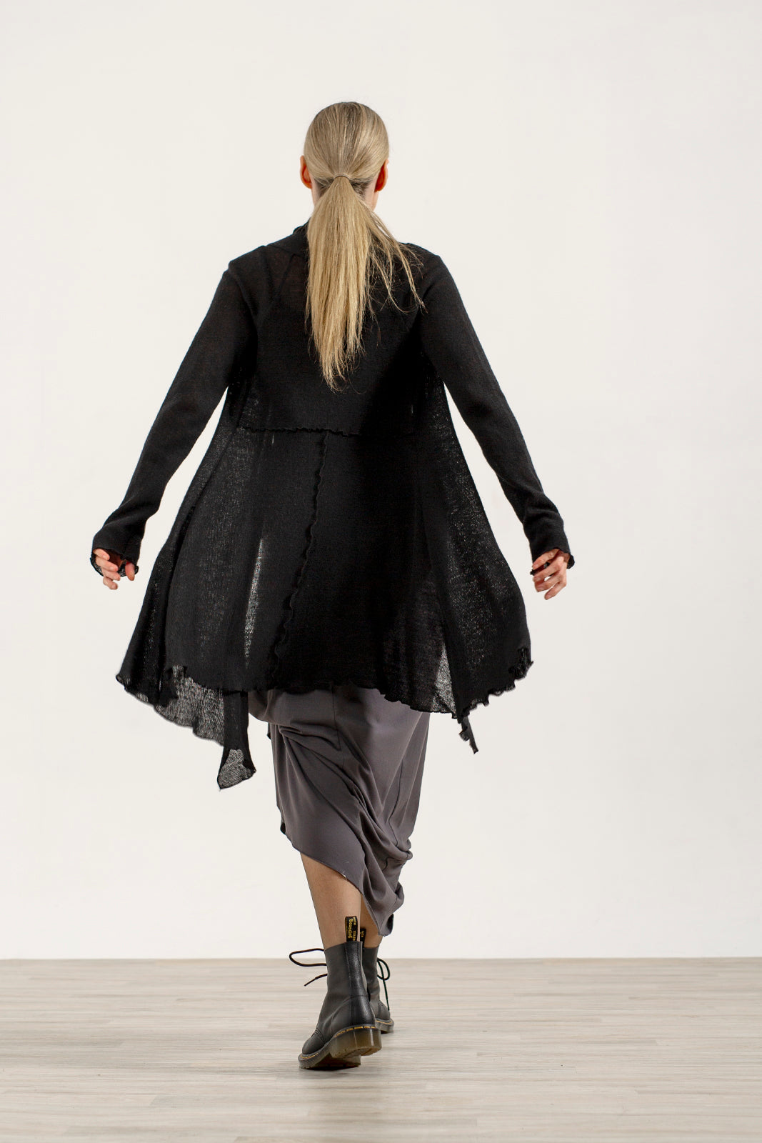 Paris Cardi (black)