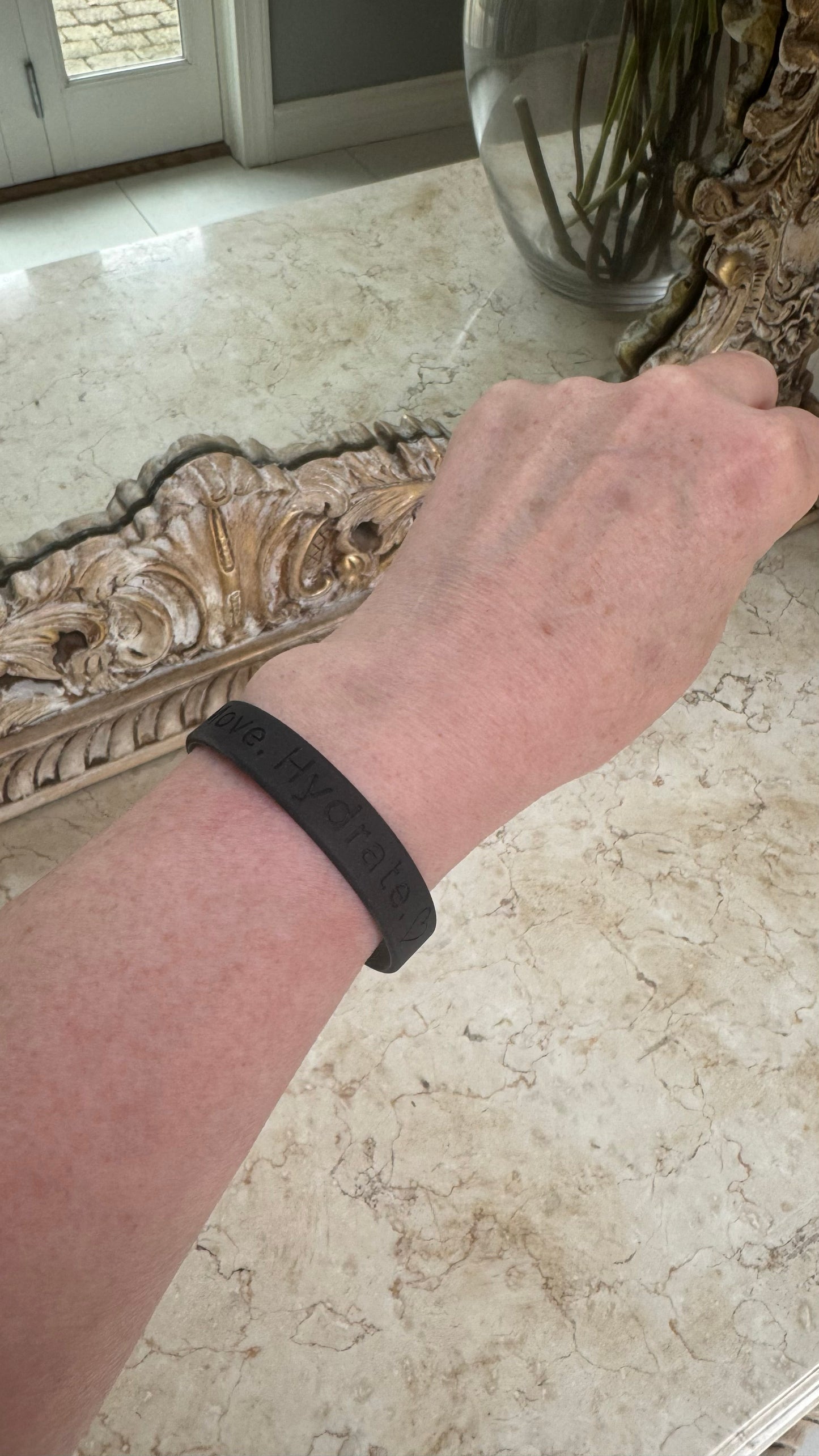 Bo&Mo 'Totem Bracelet' - Black Rubber ‘Move. Hydrate. 🩶’