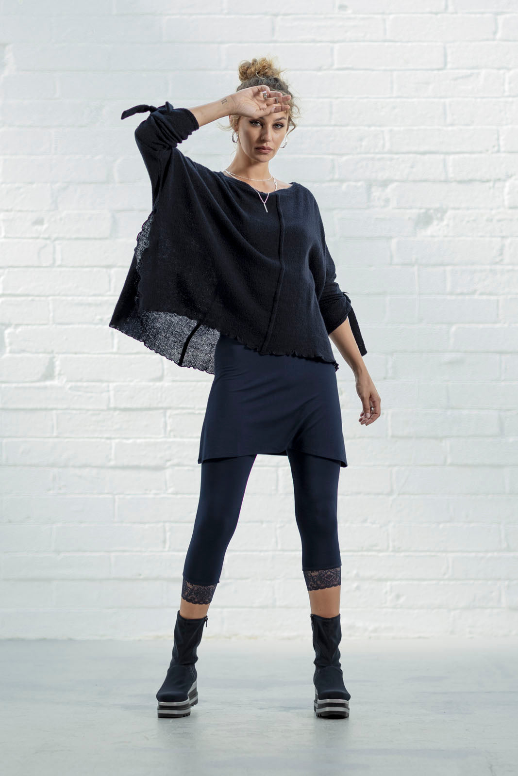 Navy Jess Lace Hem Leggings