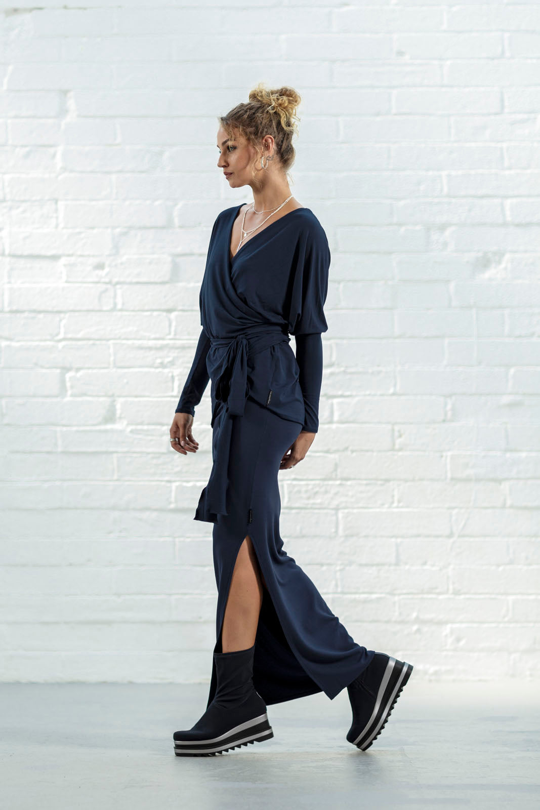 Dafna Slit Skirt: Navy ( regular)